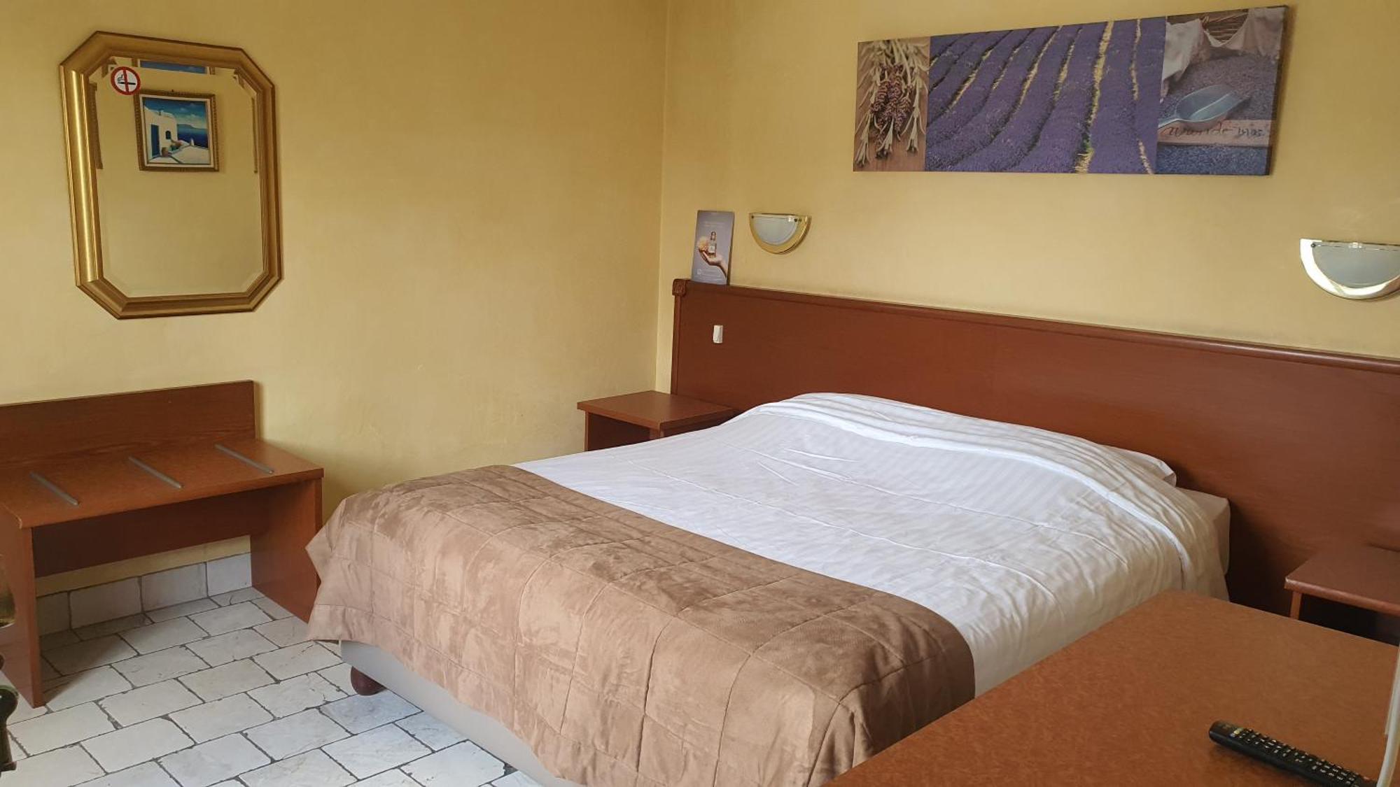 Auberge Les Aromes Grasse Exteriör bild