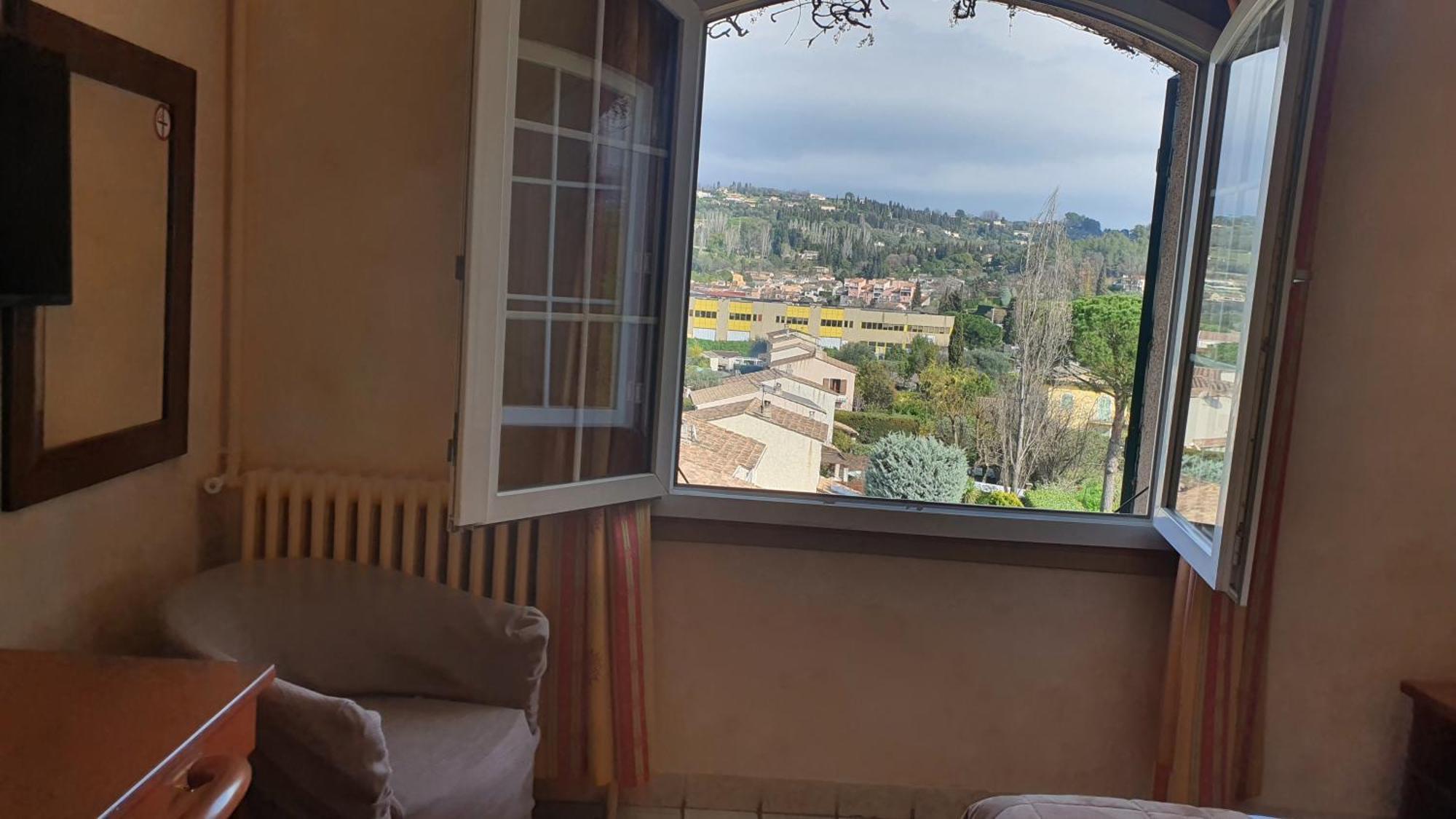 Auberge Les Aromes Grasse Exteriör bild