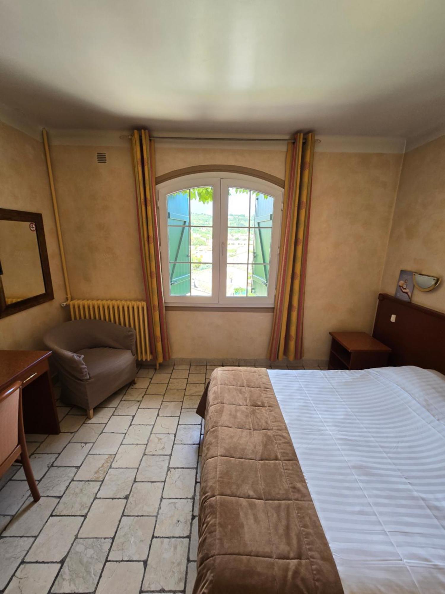 Auberge Les Aromes Grasse Exteriör bild